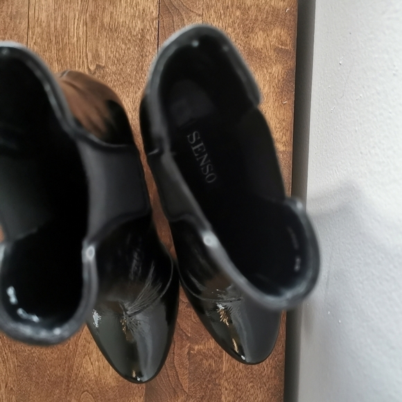 Senso Heeled Chelsea Boots - Picture 10 of 11